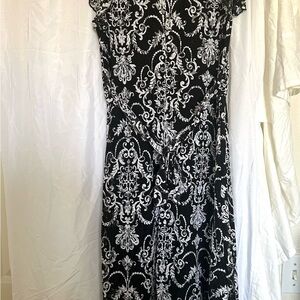 Black & White Patterned Women’s Dress